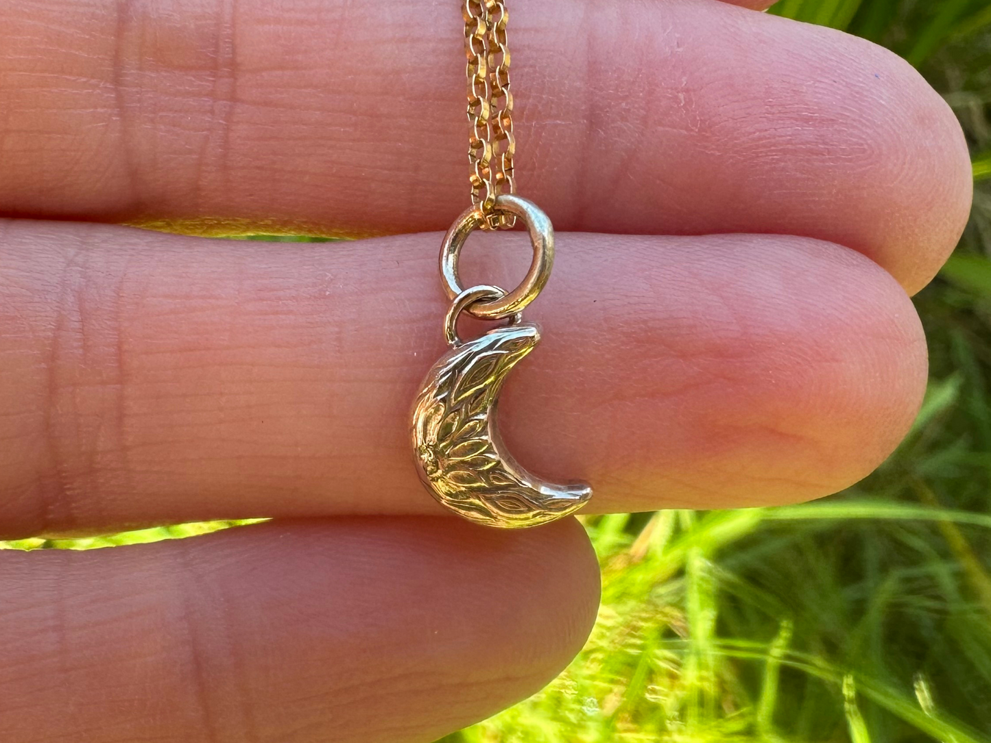 Hallmarked solid 9ct gold Crescent Moon Charm