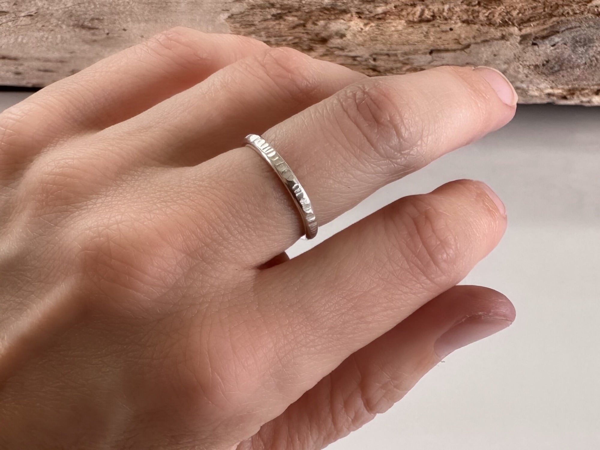 925 Sterling Silver Ripple Pattern D Shaped Ring, Hammered Pattern Minimalist Ring Band, Handmade Stacking Ring, Thumb Ring, Chunky ring